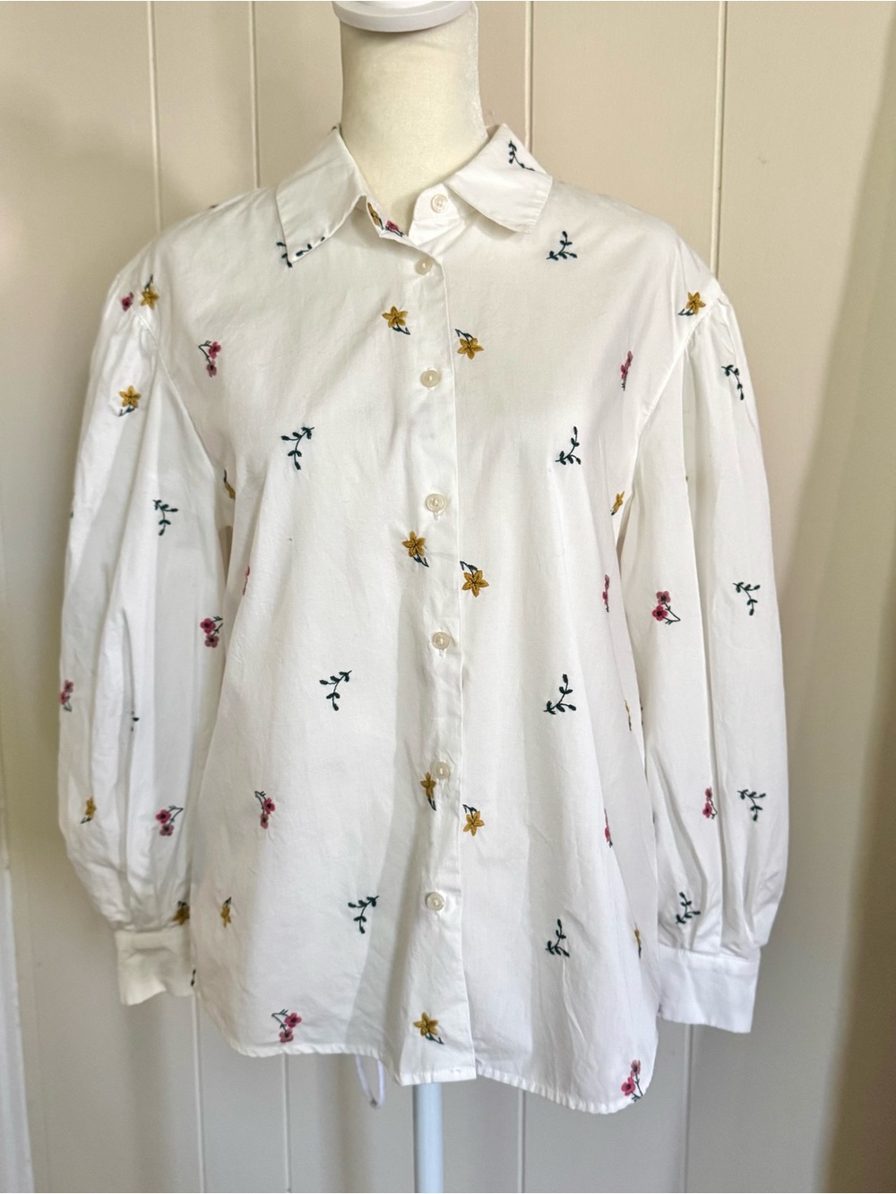 Elie Tahari White Floral Embroidered Button-Up Collared Long Sleeve Blouse S/P
